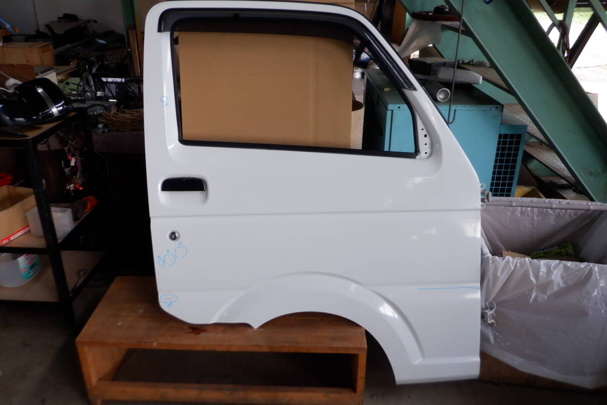 【Ｇ】キャリー☆DA16T☆右ドア　運転席ドア　Z2S＜A-1078＞個人様宅配送不可 DA16T キャリィ 右ドア シボレー Z2S＜A-1078＞個人様宅配送 キャリイ（DA16T）フロントドア内張り取り外し方法～カスタムやメンテナンスのDIYに～｜メンテナンスDVDショップMKJP