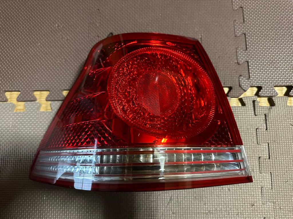 助手席側☆ 18 クラウン アスリート 後期 純正 LED テール レンズ