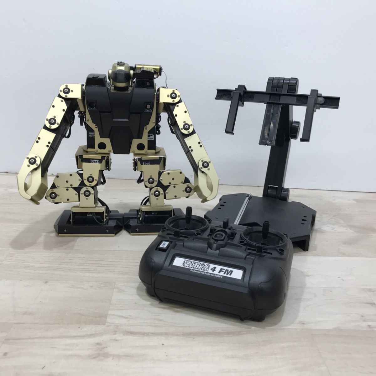 ジャンク HITEC ROBOTICS ハイテック 二足歩行ロボット ROBONOVA‐1[N6110]