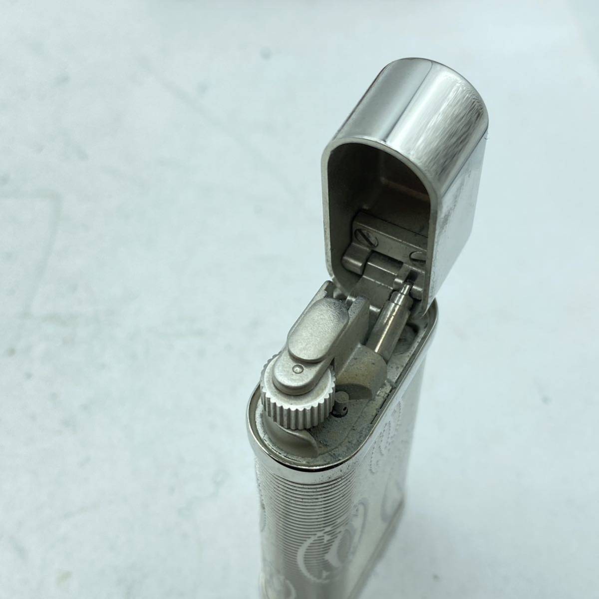 B-10-196】ライター Cartier カルティエ シルバーカラー ロゴ 箱付き