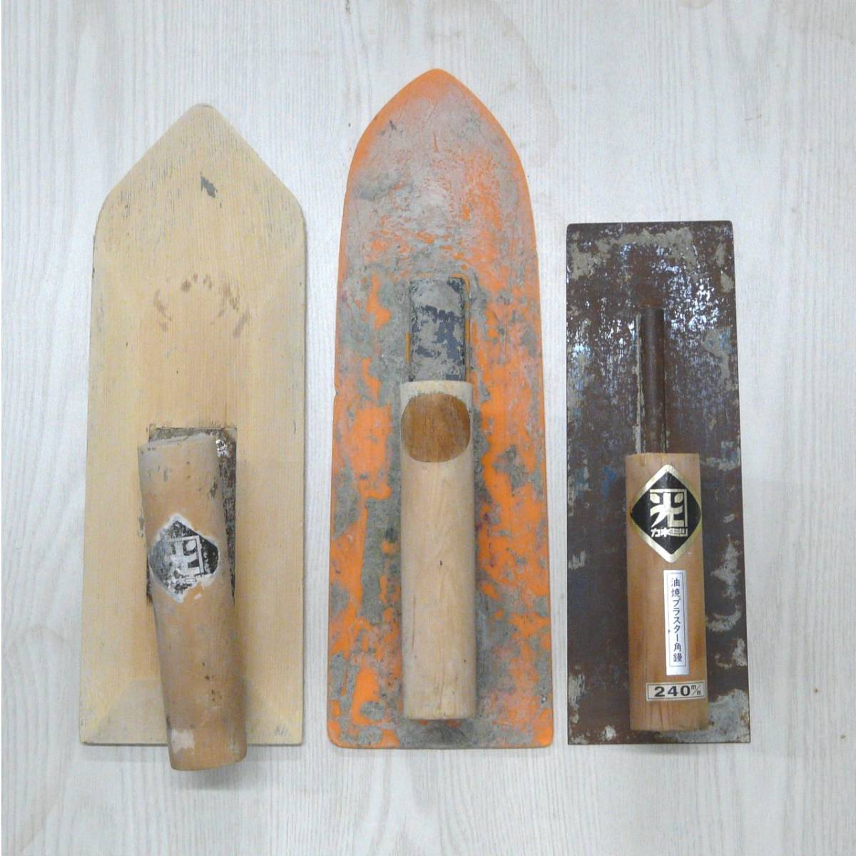工具類同梱可 物置整理 工具 左官鏝 3本 木鏝 角鏝 土間鏝 プラ鏝 320 240mm コテ こて 左官道具 詳細不明(左官道具)｜売買さ ...