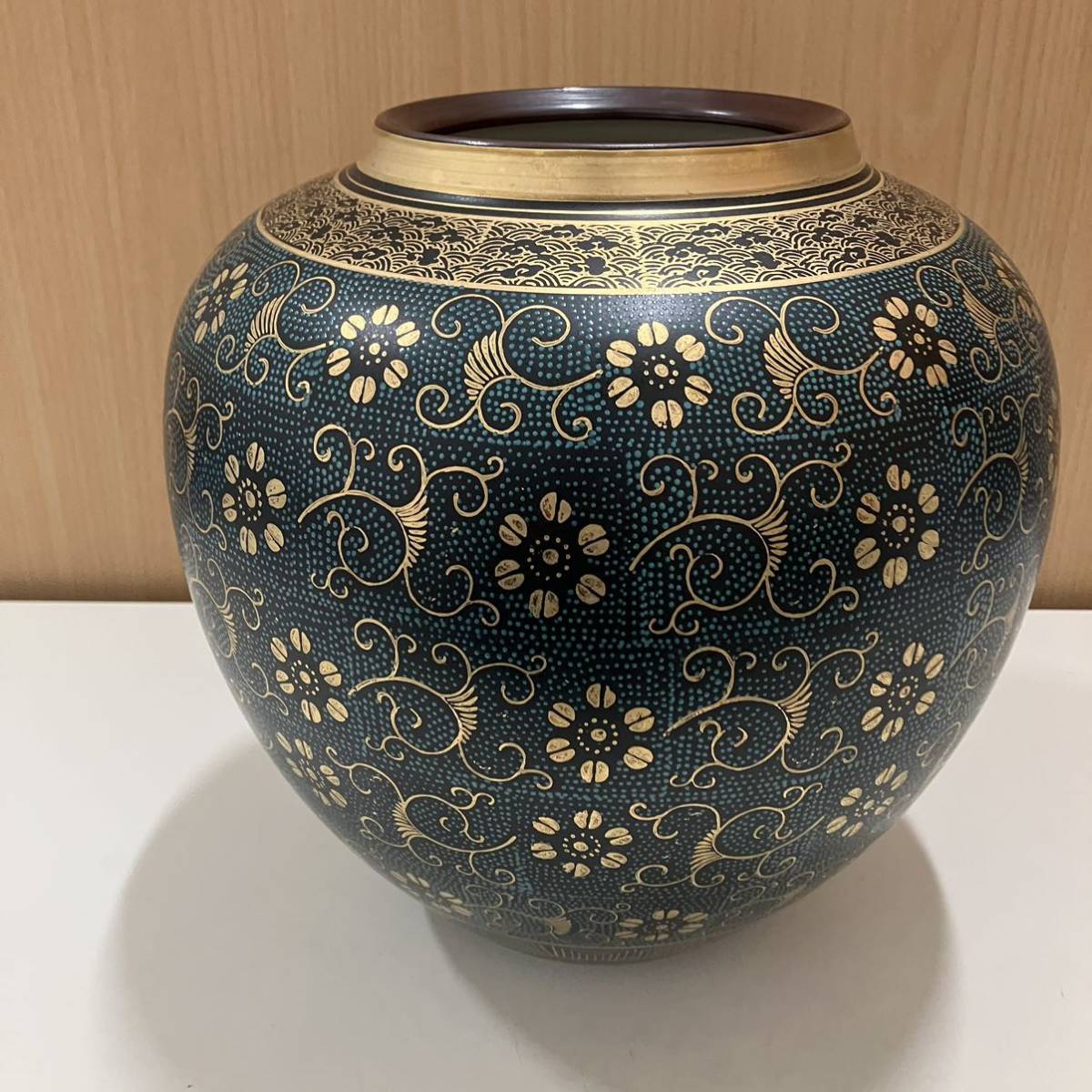 K0907】花瓶？ ツボ？ 壺？ 大型 九谷焼 桐箱付 アンティーク 骨董