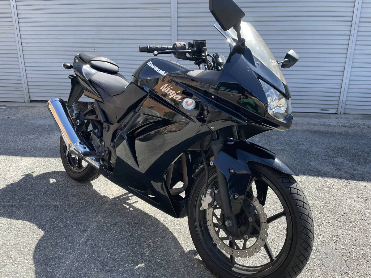 人気のブラック カワサキ ニンジャ250R EX250K 書類 鍵付き