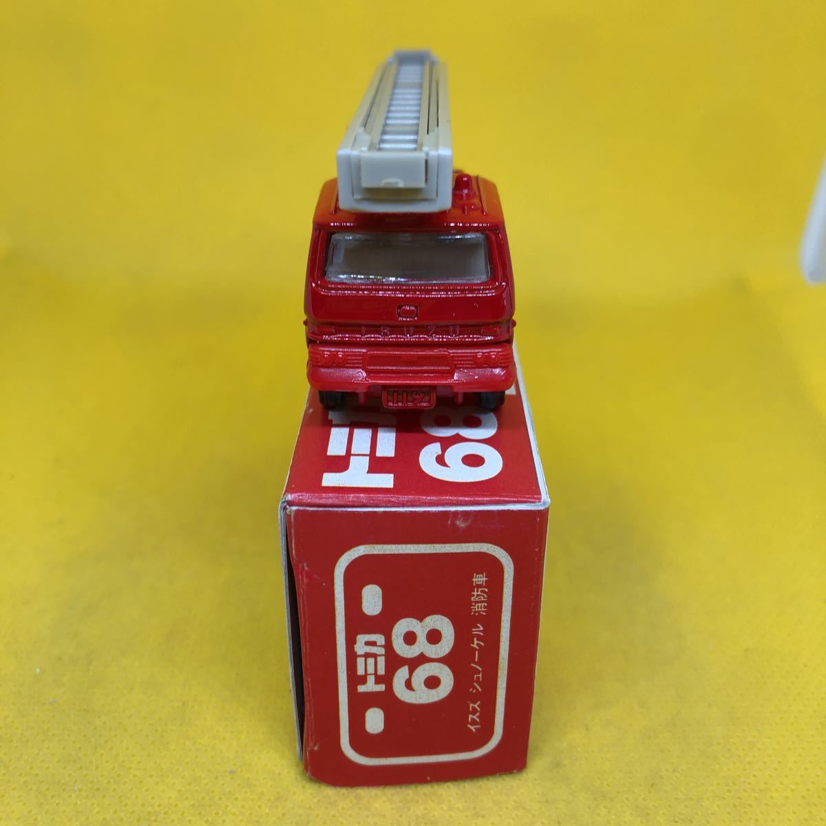 赤箱 トミカ 68 いすゞ シュノーケル 消防車 旧ロゴ 日本製 トミカ 日本製 赤箱 68 いすゞ シュノーケル ハシゴ 消防車 当時物