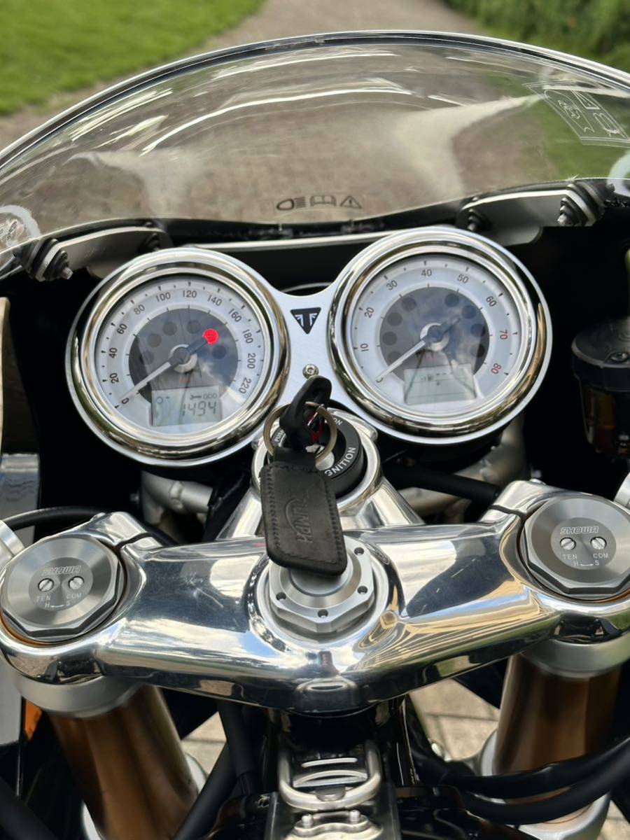 スラクストン(thruxton) 1200RS 2022年式カフェレーサー仕様個人出品　車検令和7年まで1500キロ_5