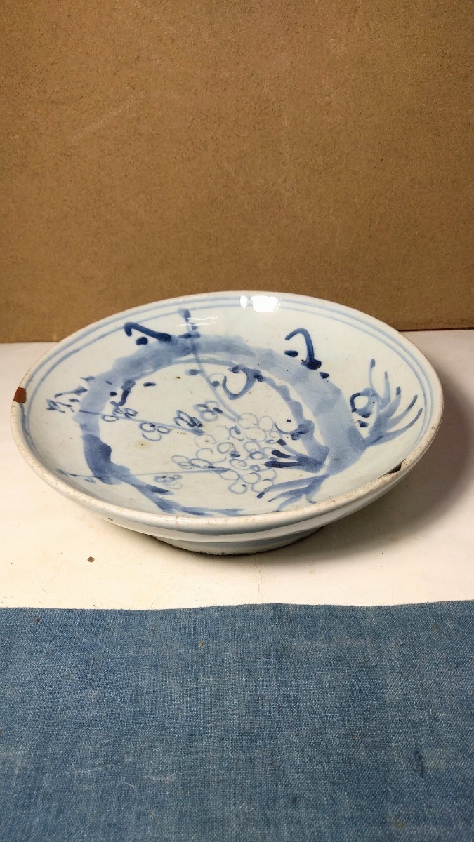 哲 特別出品 李朝白磁染付梅樹図平鉢 分院 李朝後期 の入札履歴 - 入札