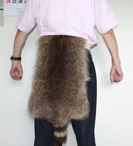 特大極上 ラクーン 尻あて尻皮 毛皮敷物 スキー 登山 キャンプ 座布団 