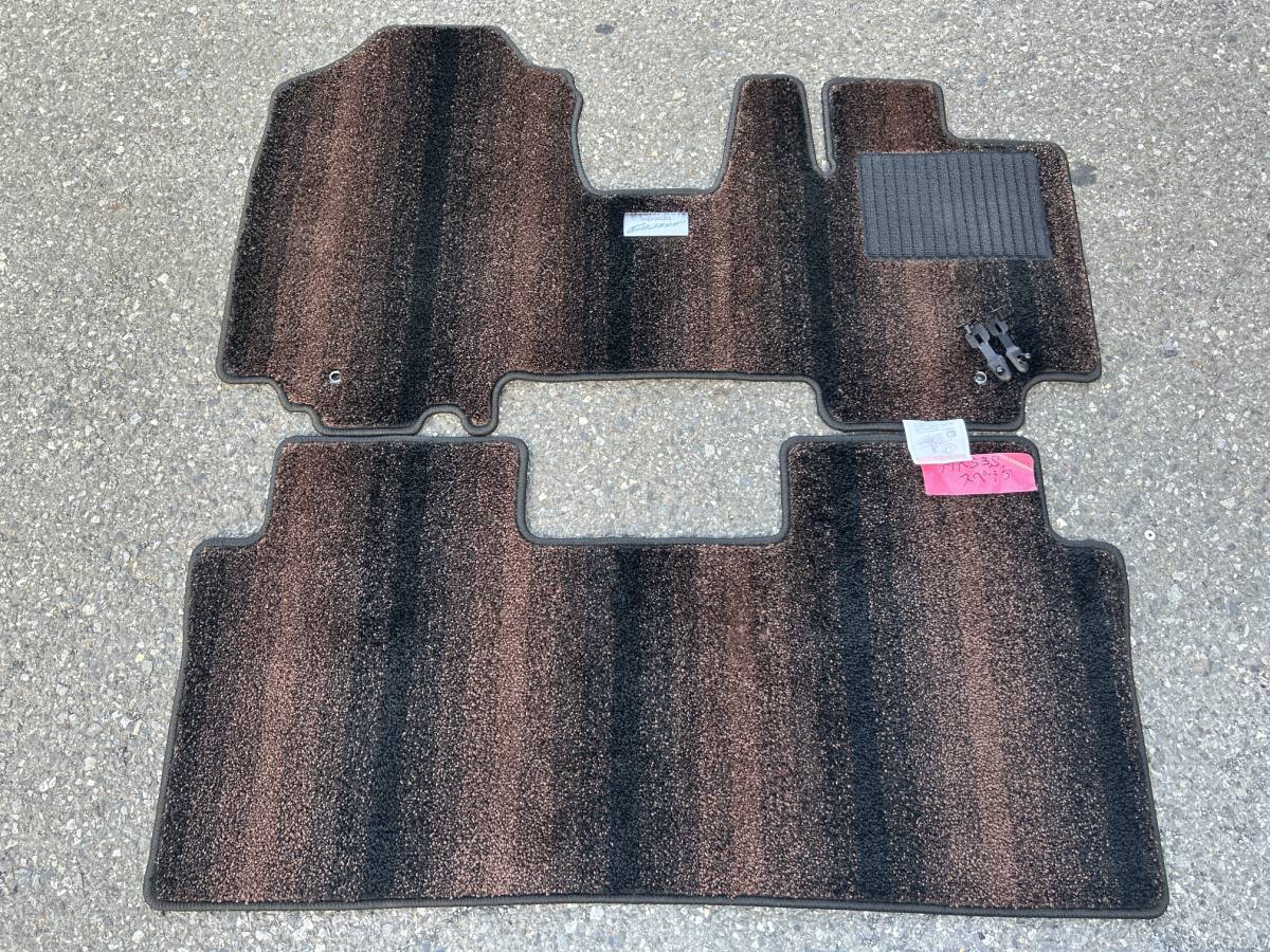 美品　スペーシア カスタム MK53S 純正 フロアマット 1台分 2枚セット 止め具２個付き