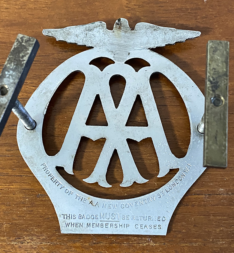 希少1930～45年製造 イギリスAA 小型 グリルバッジ ビンテージバイク