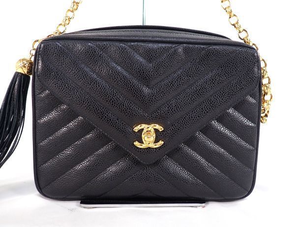 美品 CHANEL シャネル チェーンショルダーバッグ Vステッチ キャビア 