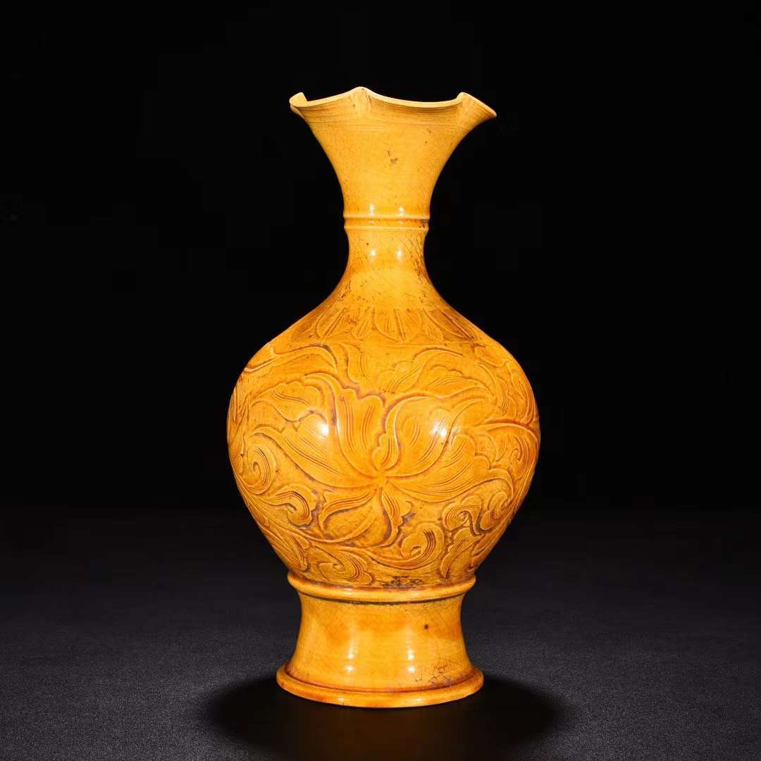 正規品，新作 宋時代 定窯 黄釉 刻花卉紋花口瓶 官款 唐物 中国美術 工芸品 高さ27cm 直径14cm HB703(宋)｜売買されたオークション情報、yahooの商品情報をアーカイブ公開 - オークファン 宋