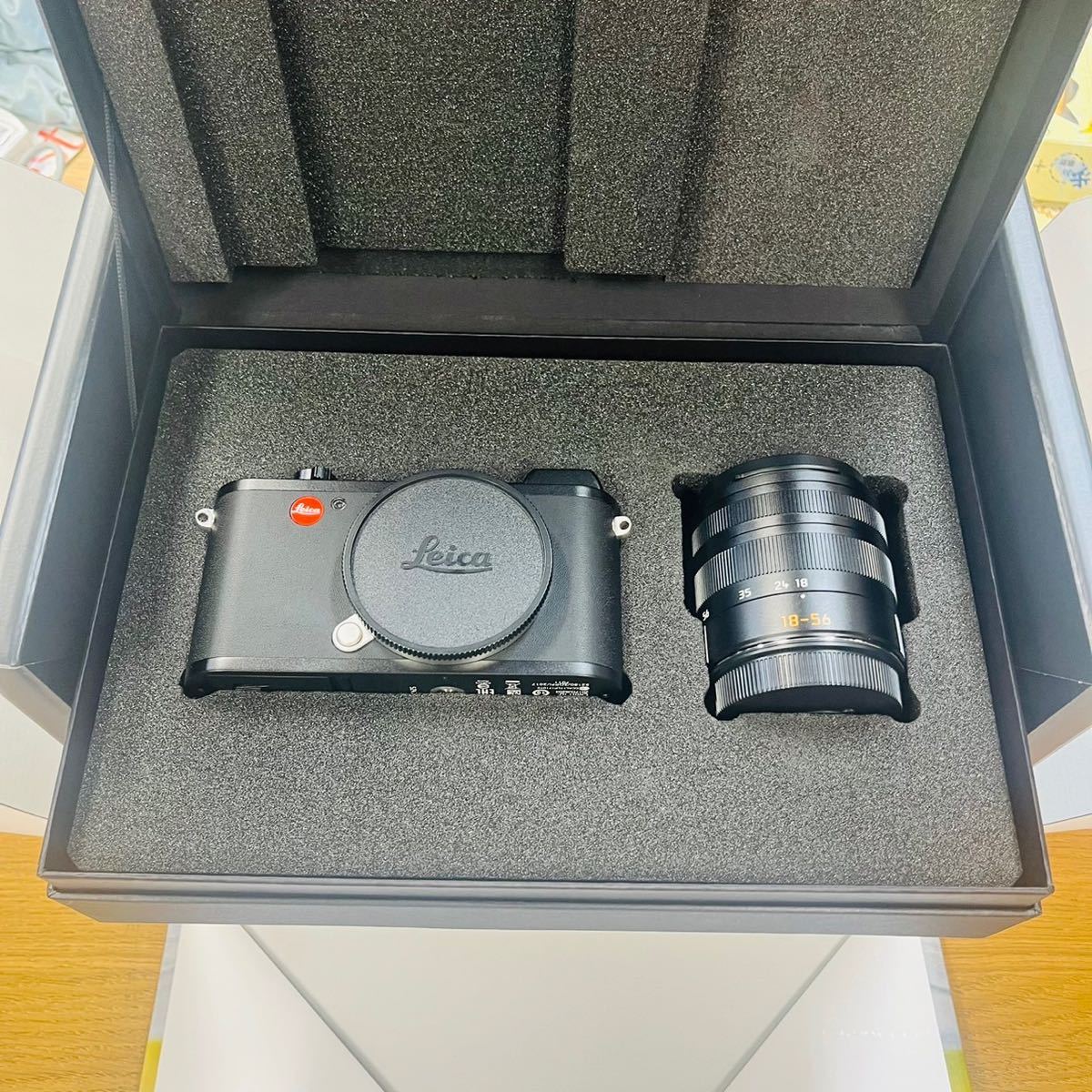 Leica CL - Vario Kit 18-56mm with Black Vario-Elmar-TL Lens f⁄3.5 Is