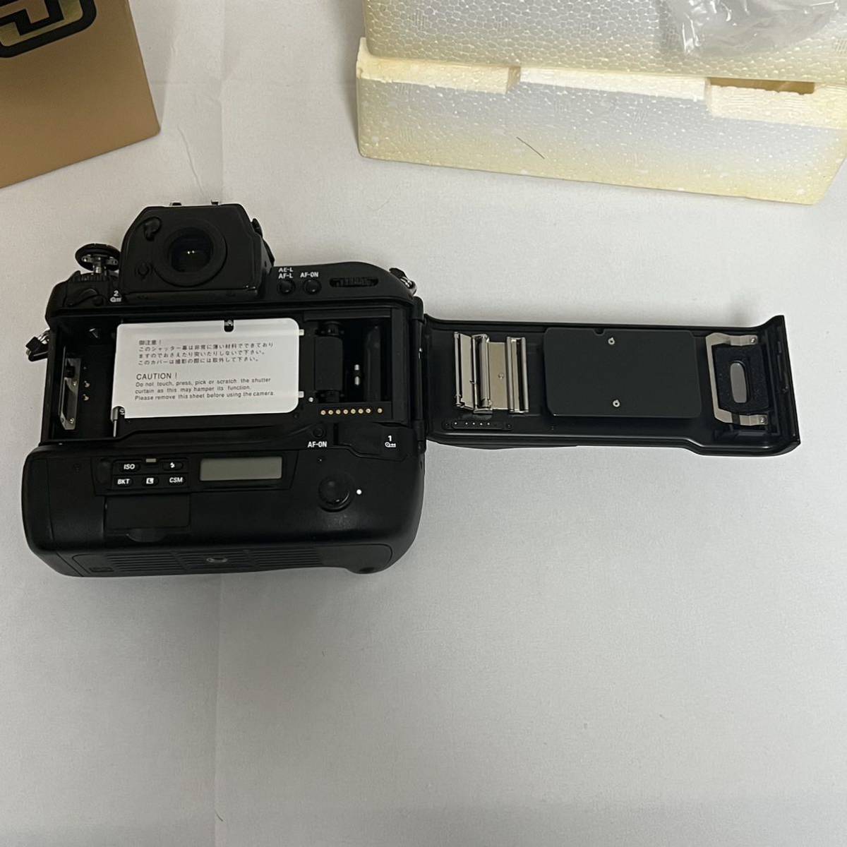 新同品】 Nikon ニコン F5 ボディ 純正ストラップ付 フィルムカメラ F5