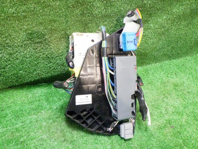 低価，新品 アルファード DBA-ANH25W ヒューズボックス 240Sリミテッド 202 82672-58040 82730-58060(トヨタ用)｜売買されたオークション情報、yahooの商品情報をアーカイブ公開 - オークファン トヨタ用