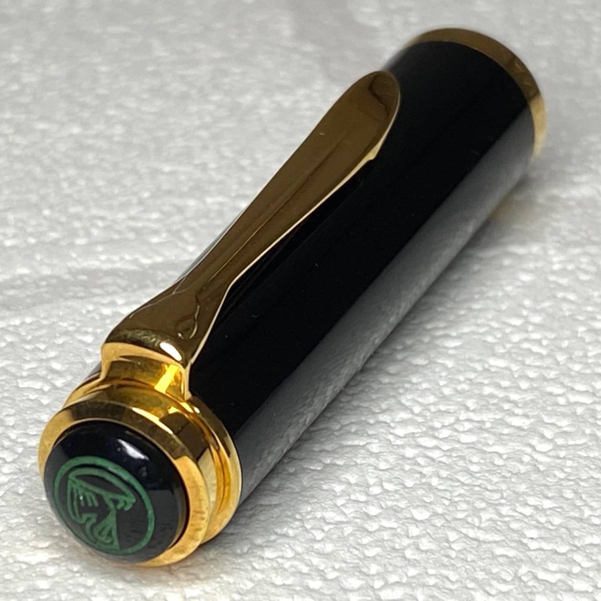 PELIKAN ペリカン 彫り天冠 EF GERMANY ペン先14C-585 EF ドイツ製 緑縞
