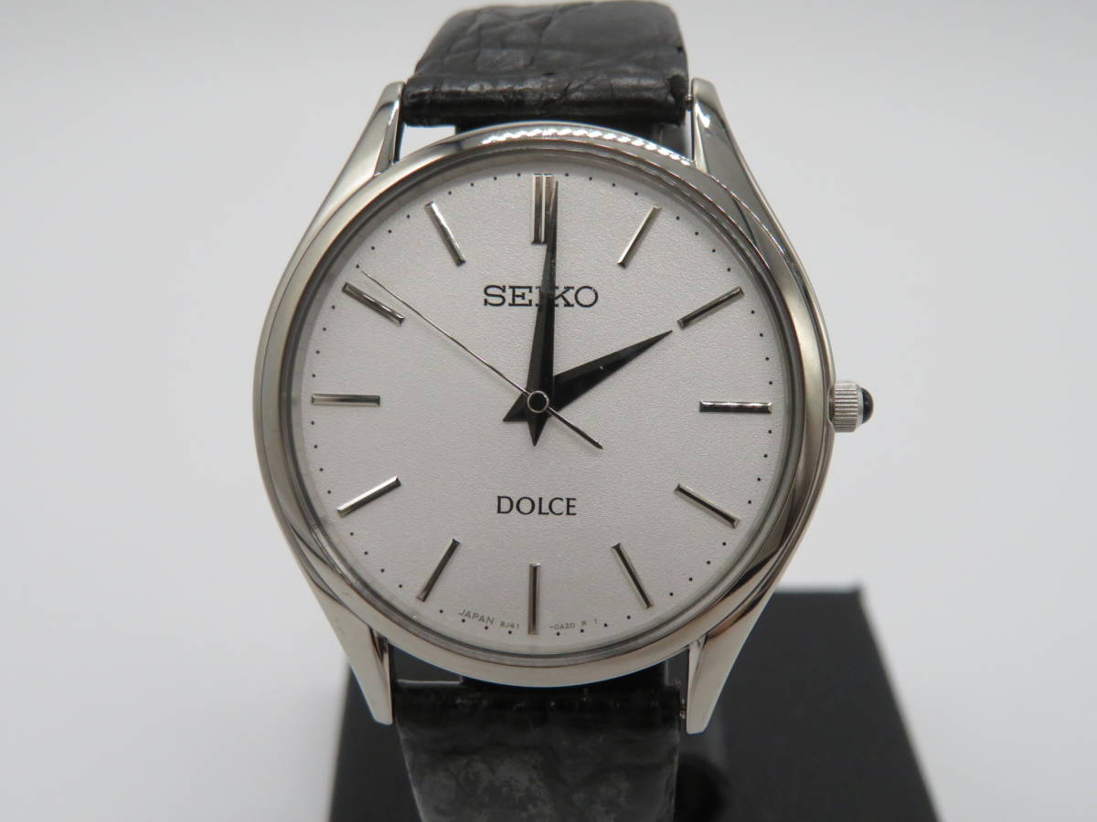 SEIKO(セイコー）DOLCE　シルバーカラー　腕時計　中古品　N1ー10A　