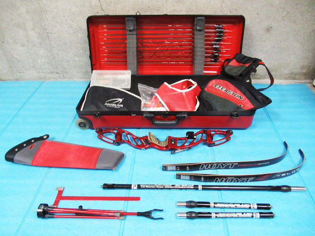 アーチェリー一式 HOYT ホイット ハンドル/ FAKTOR BTM FMB Velos HMC PLUS スタビライザー 収納ケース その他まとめ 管理5E0929E-E03