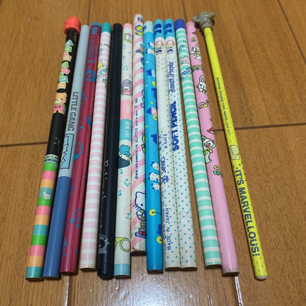 ☆レア☆レトロ☆サンリオ☆鉛筆13本☆昭和☆キキララ☆ハローキティ