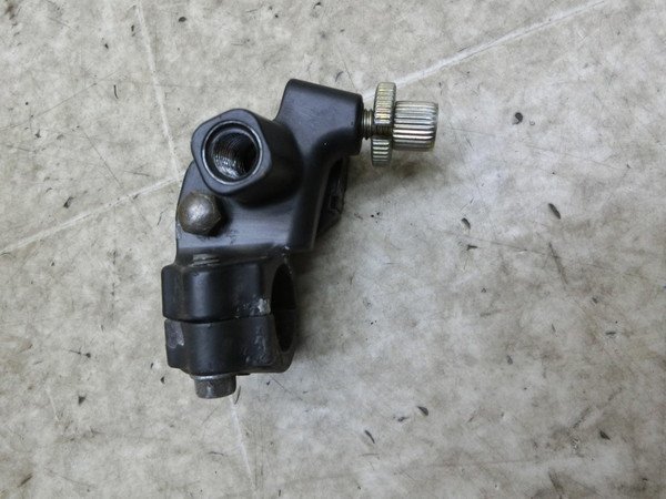 HX2492 GN125 クラッチレバーホルダー LC6PCJ2N4D-0002