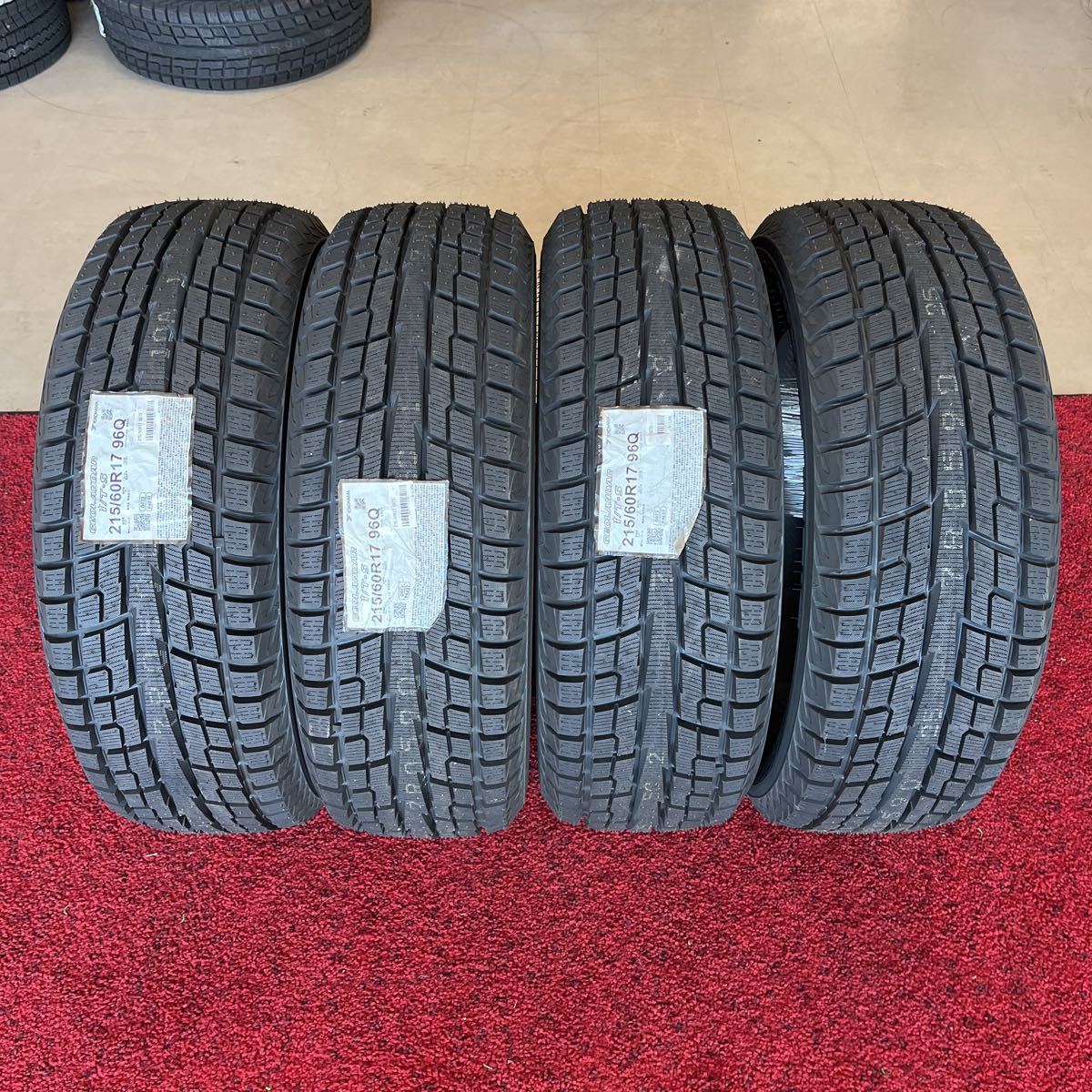 215/60R17　ヨコハマ　年式:2021　未使用品　激安美品4本セット:48000円