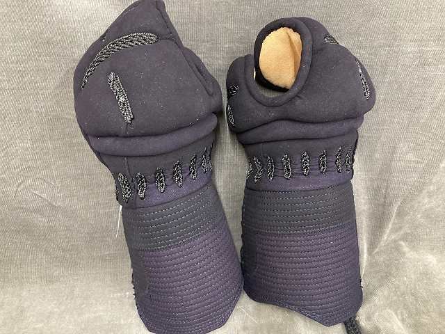 10-02-A33 ◎I 剣道 剣道具 武道具 部活 稽古 スポーツ 習い事 甲手 こて 5.0㎜ M　未使用品