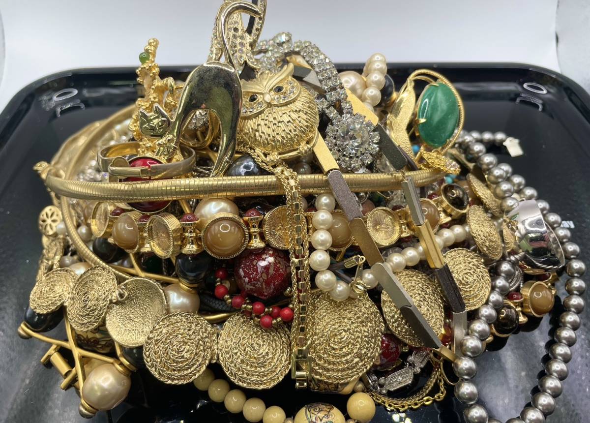 【1円〜】約5kg イミテーション まとめ売り アクセサリー 大量セット ネックレス リング ピアス シルバー 業者様 15j-9-3