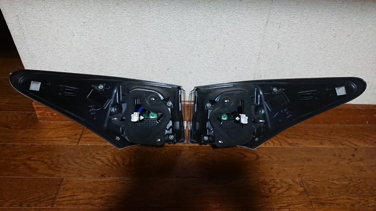 レクサス GS 10系 純正後期 テールレンズ テールランプ ライト 自動車