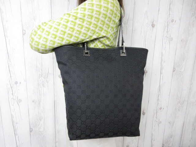 GUCCI GGキャンバス トートバッグ ショルダーバッグ ブラック 極 GUCCI GGキャンバス トートバッグ ショルダーバッグ ブラック 極