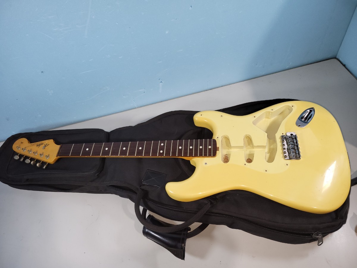 人気定番，大得価 エレキギター部品取り用 (Fender ストラトキャスター
