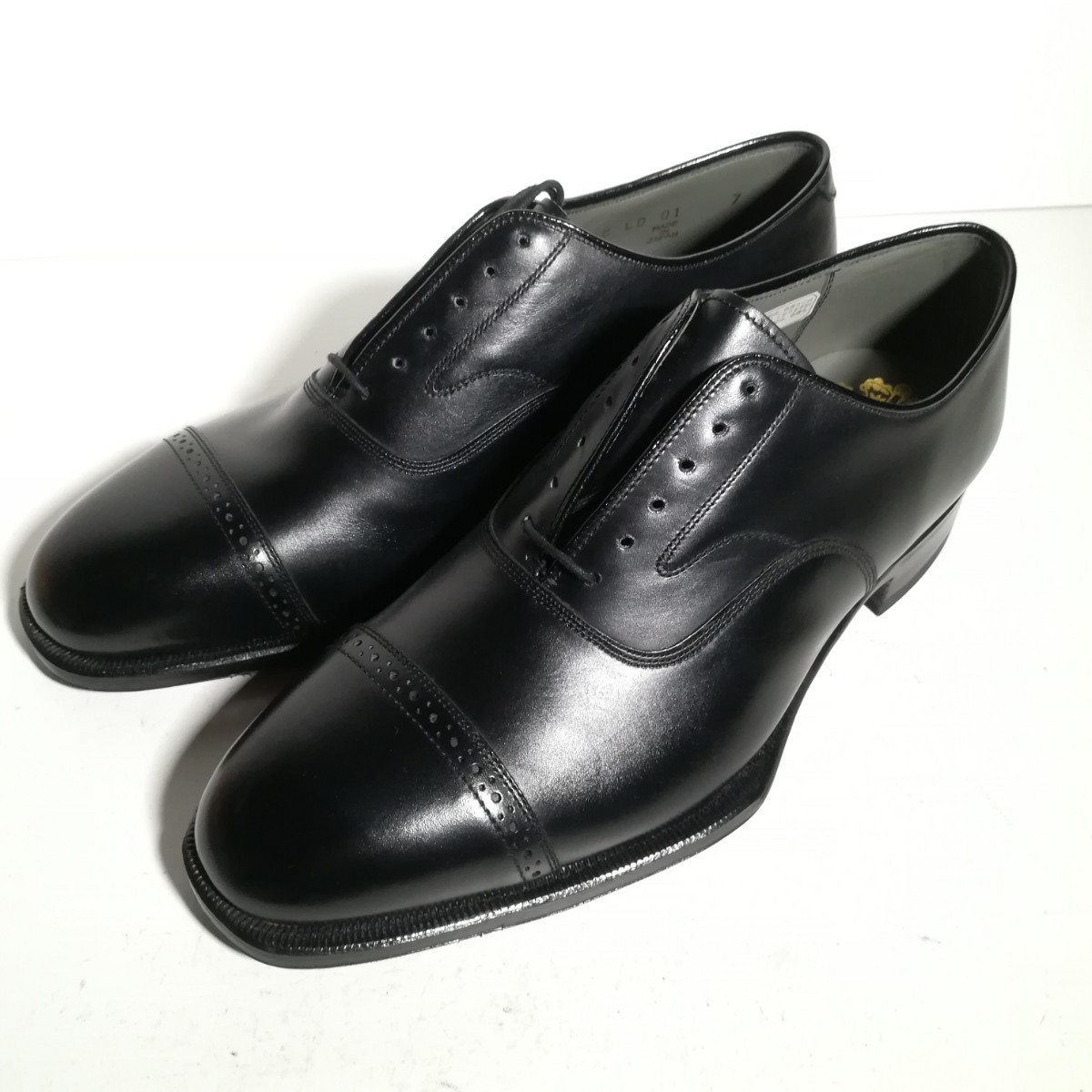 3894 【新品同様・試着程度】 ★ジョンストン&マーフィー JOHNSTON&MURPHY★ Aristocraft パンチドキャップトゥ 7 25.0cm 黒 革靴