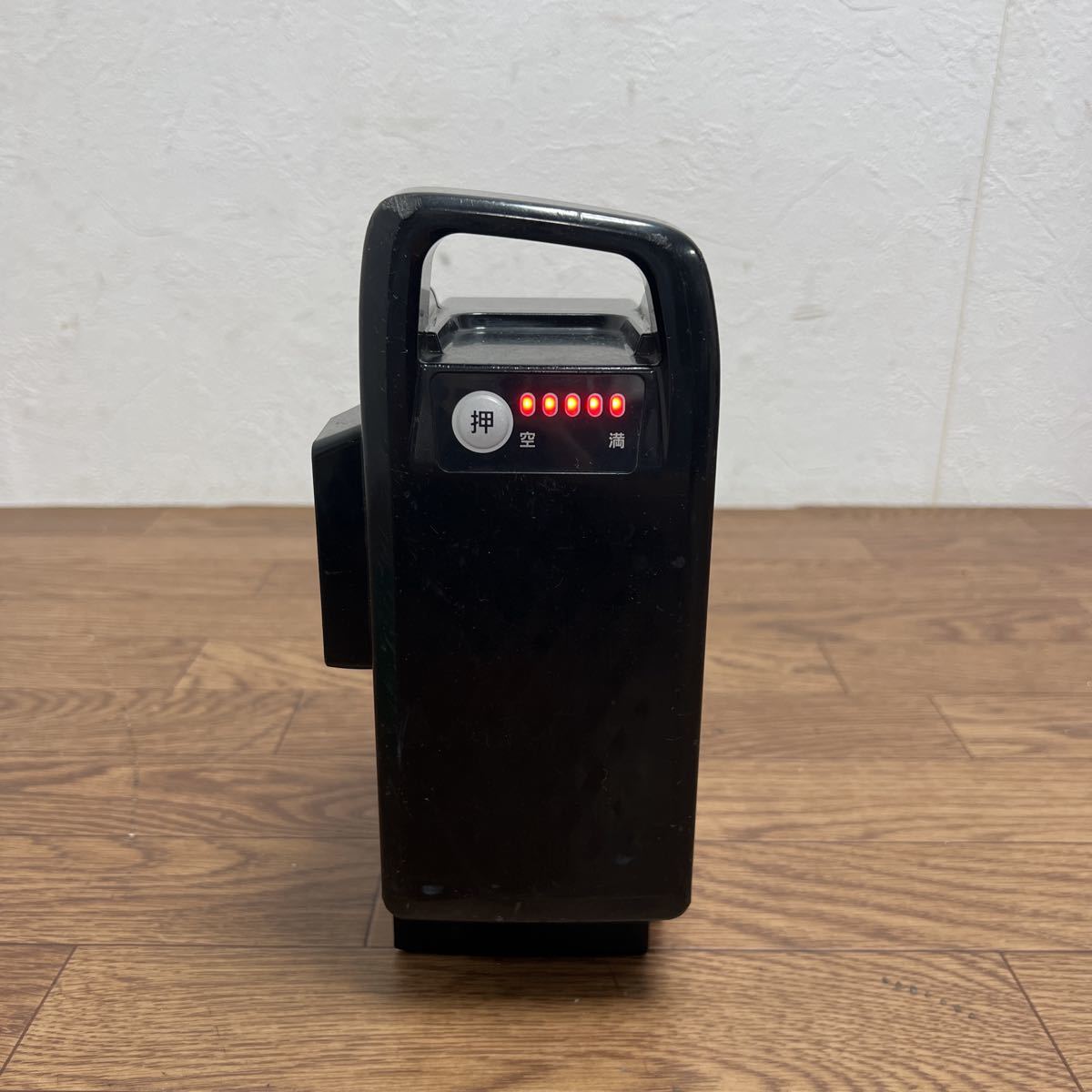 美品 ナショナル バッテリー長押し全灯♪ 電動アシスト自転車 E296☆パナソニック 電動アシスト自転車バッテリー NKY580B02 16Ah 長