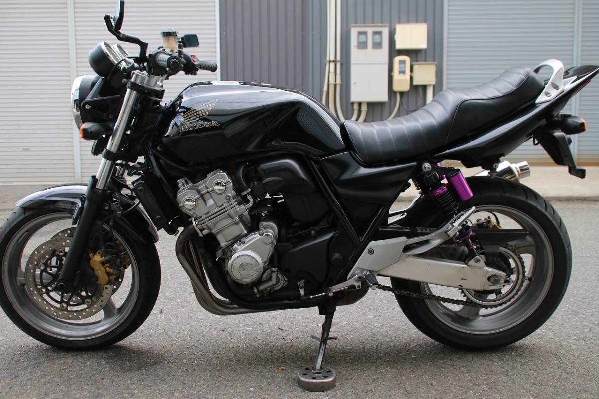 CB400SFとはどんなバイク？特徴や中古で選ぶ際のポイントを解説 ホンダ