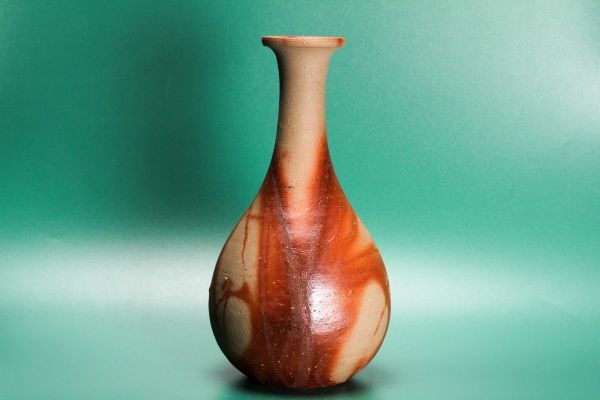 伊勢崎満 備前緋襷鶴首花入 共箱 共布 栞 本物保証 | PIOUSTEC.COM