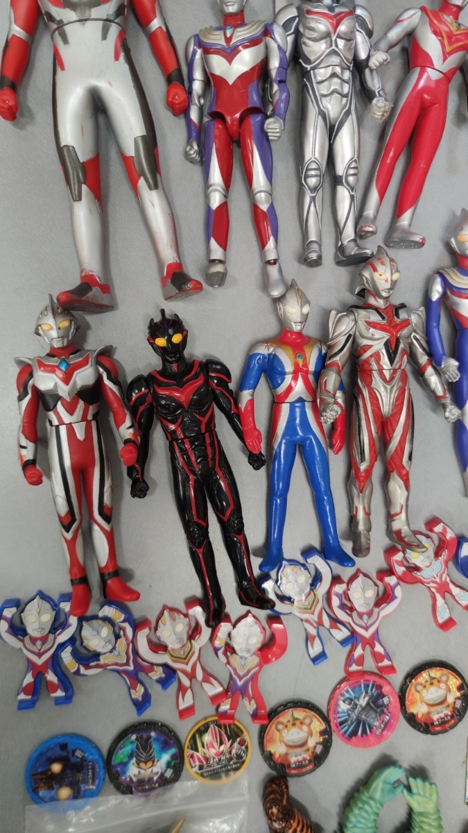 ウルトラマンと怪獣 たくさんセット ソフビ人形 ミニフィギュア 防衛隊