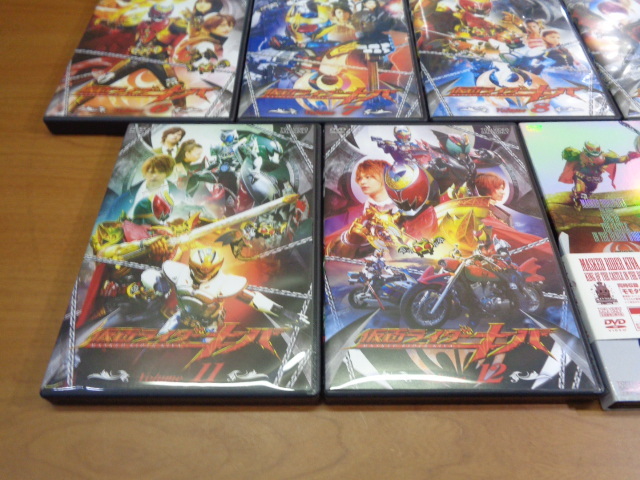 ☆格安売切☆仮面ライダーキバ DVD 12巻＋2巻 セット 劇場版 魔界城の