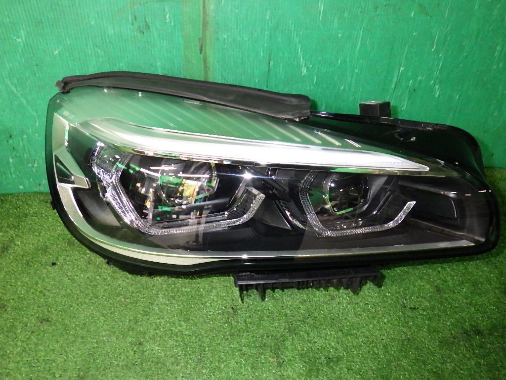 BMW218d[F46後期LCI]ヘッドライト(LED右ライト)ヘッドランプ コンピューター付 グランツアラー