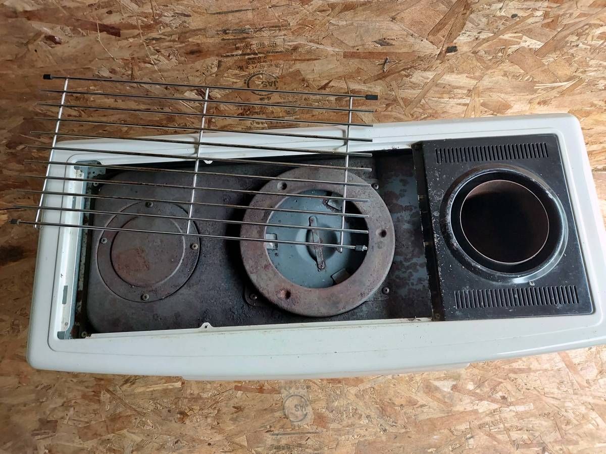SUNPOT&frasl;サンポット カベック 半密閉式石油ストーブ&frasl;煙突式ストーブ 床