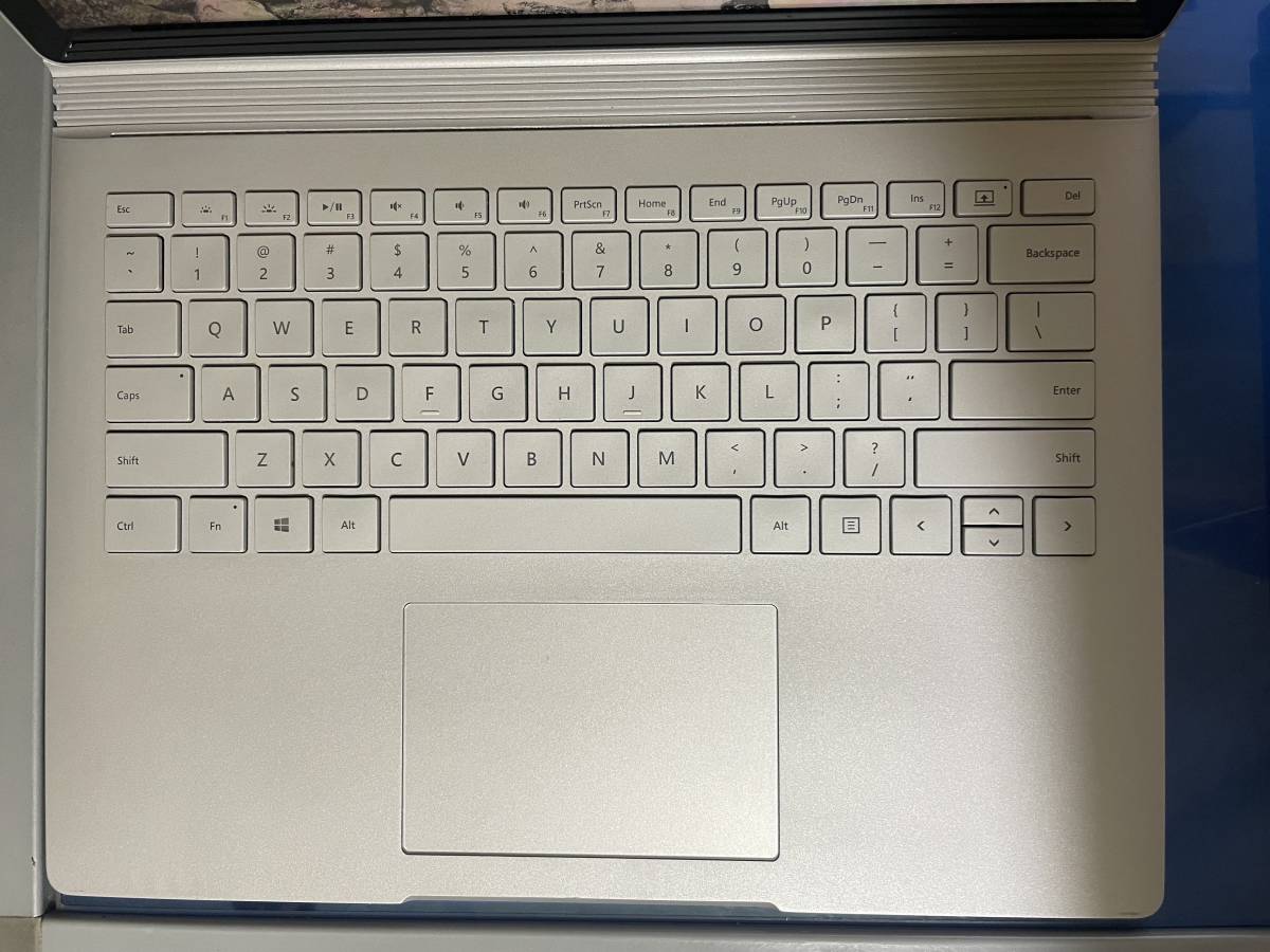 □Surface Pro6（i5 8350U/8GB/256GB）AC & キーボード付属！□ 【公式
