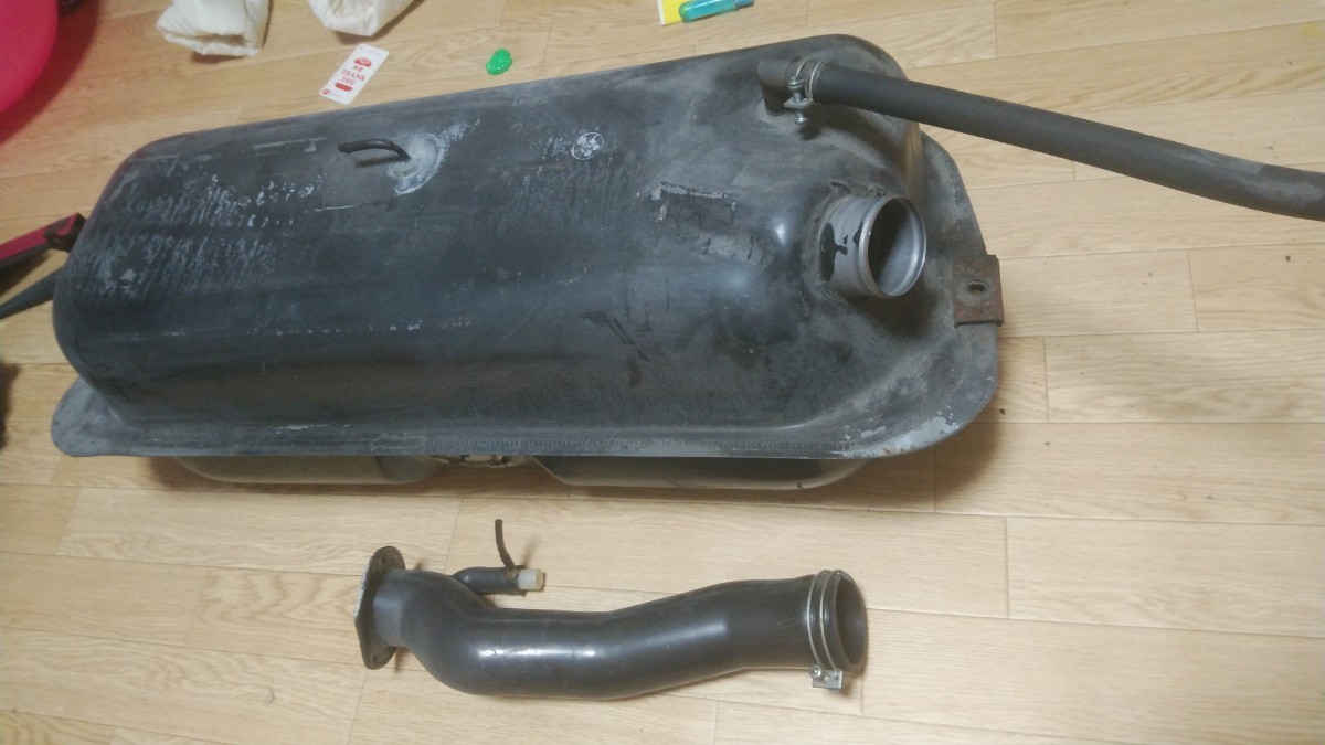 ダットサン ブルーバード510 燃料タンク
