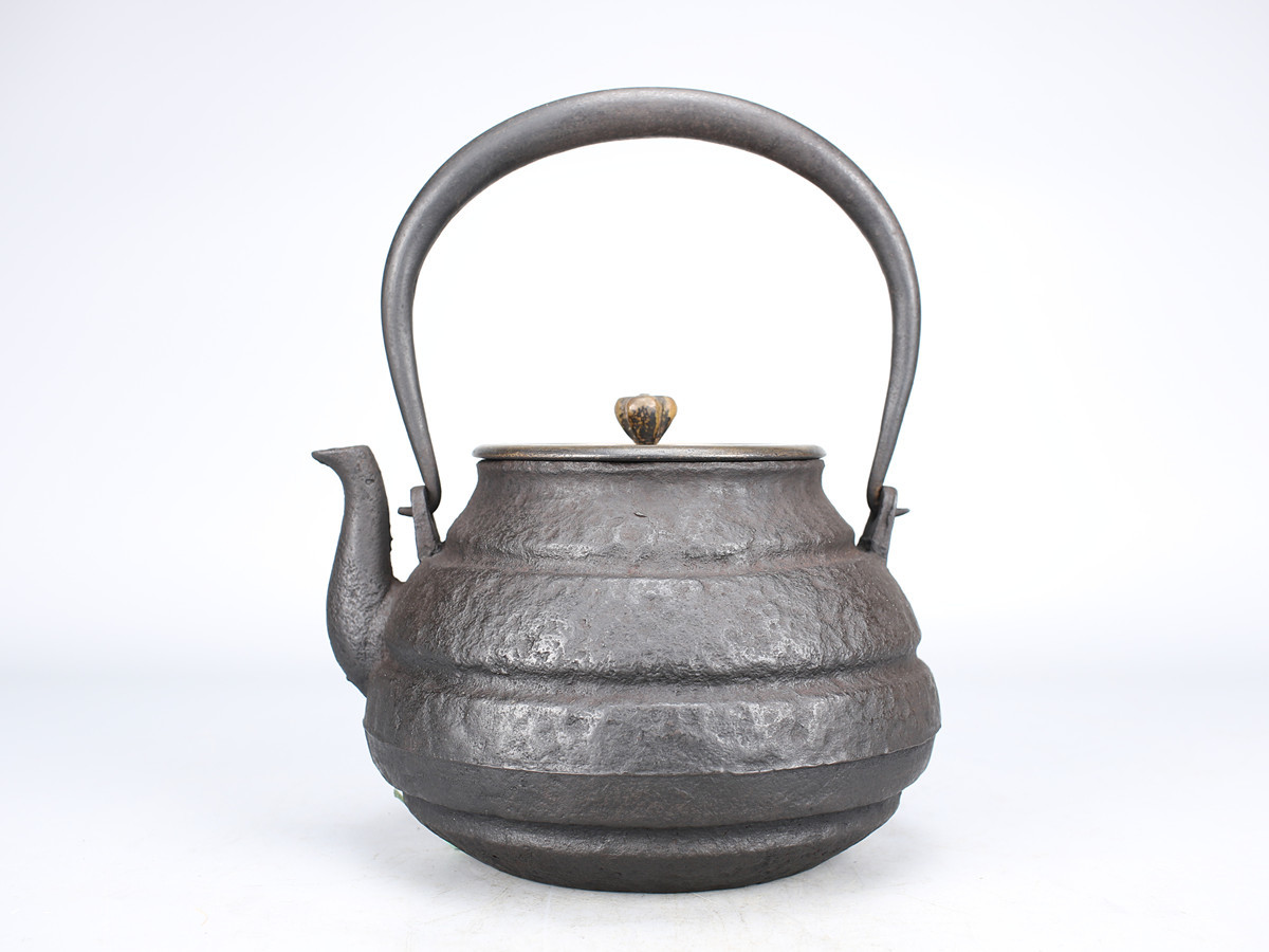 江戸時代 龍文堂造 古鉄瓶 【江戸】 小ぶり650cc 棗形 鉄瓶 斑紫銅蓋