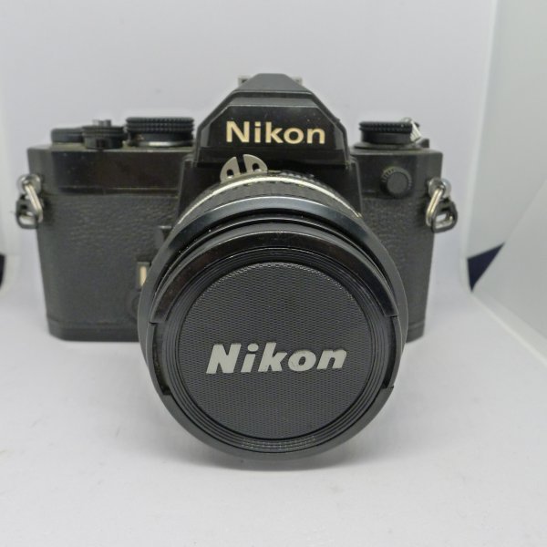 Nikon ニコン 昔の高級一眼レフカメラ F2（黒）ボディ 希少な 作動品