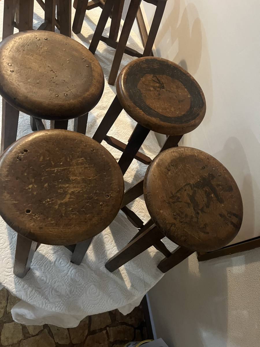 昭和レトロ 古い三脚スツール / VILLAGE 椅子 チェア 腰掛け 陳列台