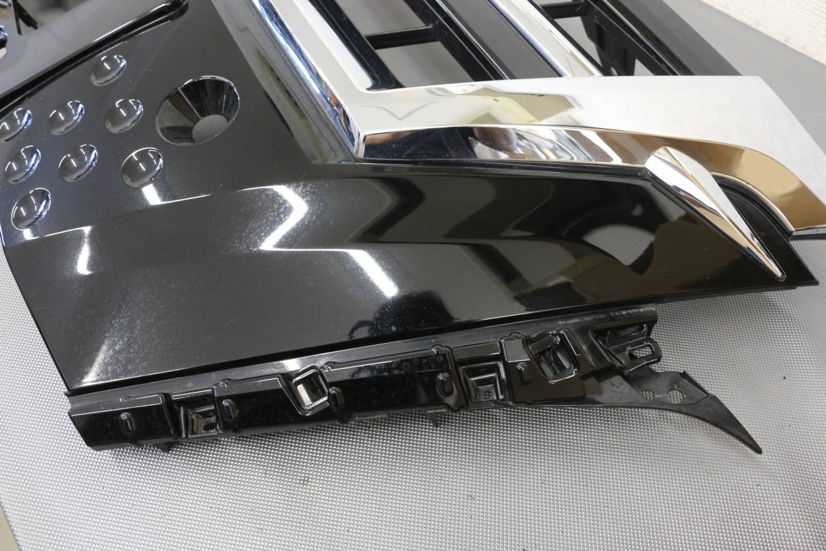 トヨタ 80系 エスクァイア 後期用 TRD グリル 53100-ZR8A0