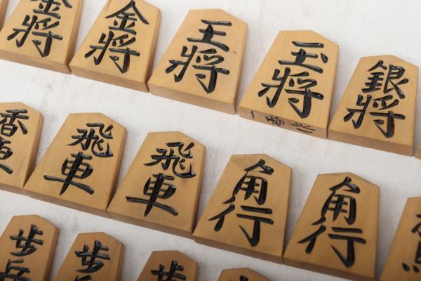 【氷】初だし 一香作 将棋駒 桐箱 A 40個 E445