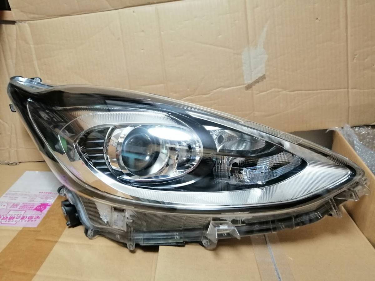 アクア 後期 純正 ヘッドライト ハロゲン 右 KOITO 52-312