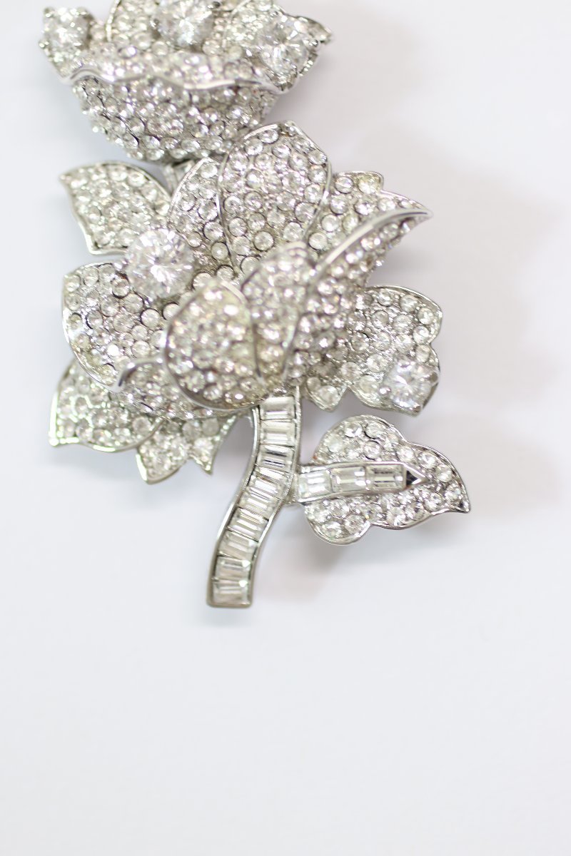 FOXEY 定番フラワー ブローチ ホワイト フォクシー FOXEY ブローチ フラワー Brooch – FOXEY（ブローチ
