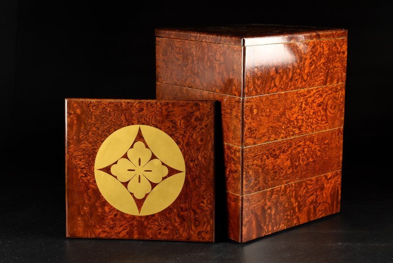 輪島塗 重箱 御重 蔦家紋 蒔絵 木製漆器 木箱 輪島塗 重箱 御重 蔦家紋 輪島塗 重箱 御重 蔦家紋 蒔絵 木製漆器 木箱 輪島塗 重箱 御重 蔦家紋