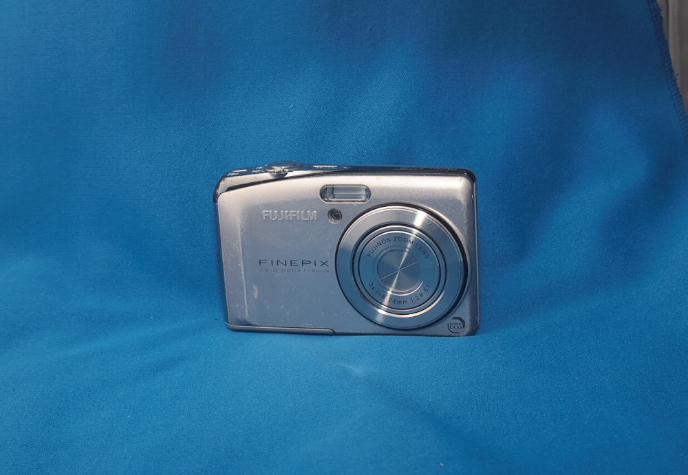 FinePix F50fd FUJIFILM シルバー ＃A345 デジタルカメラ Fujifilm