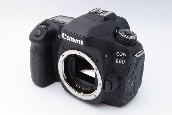 1856ショット！実用品 ☆Canon EOS 80D ボディ EOS80D