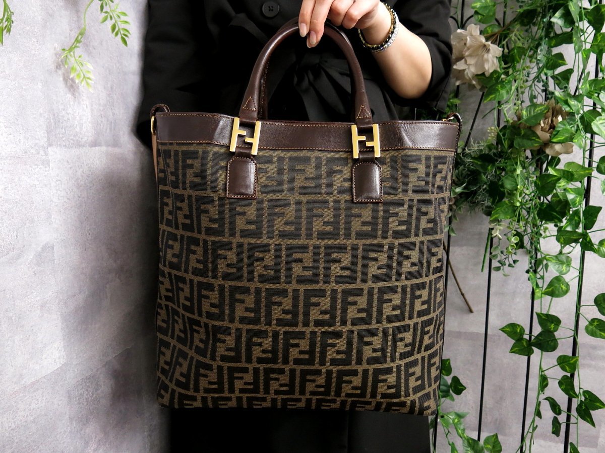 FENDI ズッカ柄 トートバッグ フェンディ キャンパス カーキ ヴィンテージ